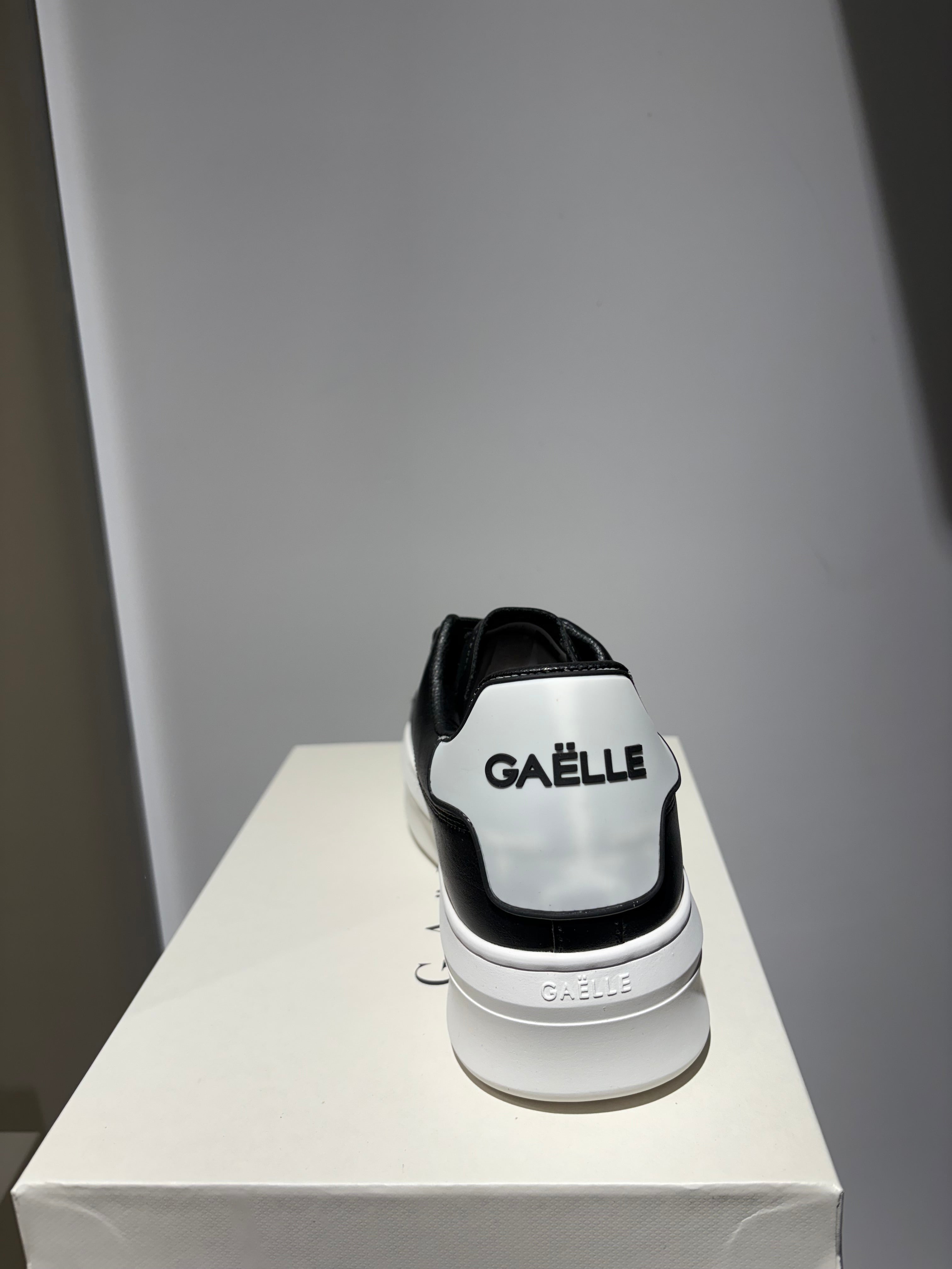 GAELLE SNEAKERS BASIC