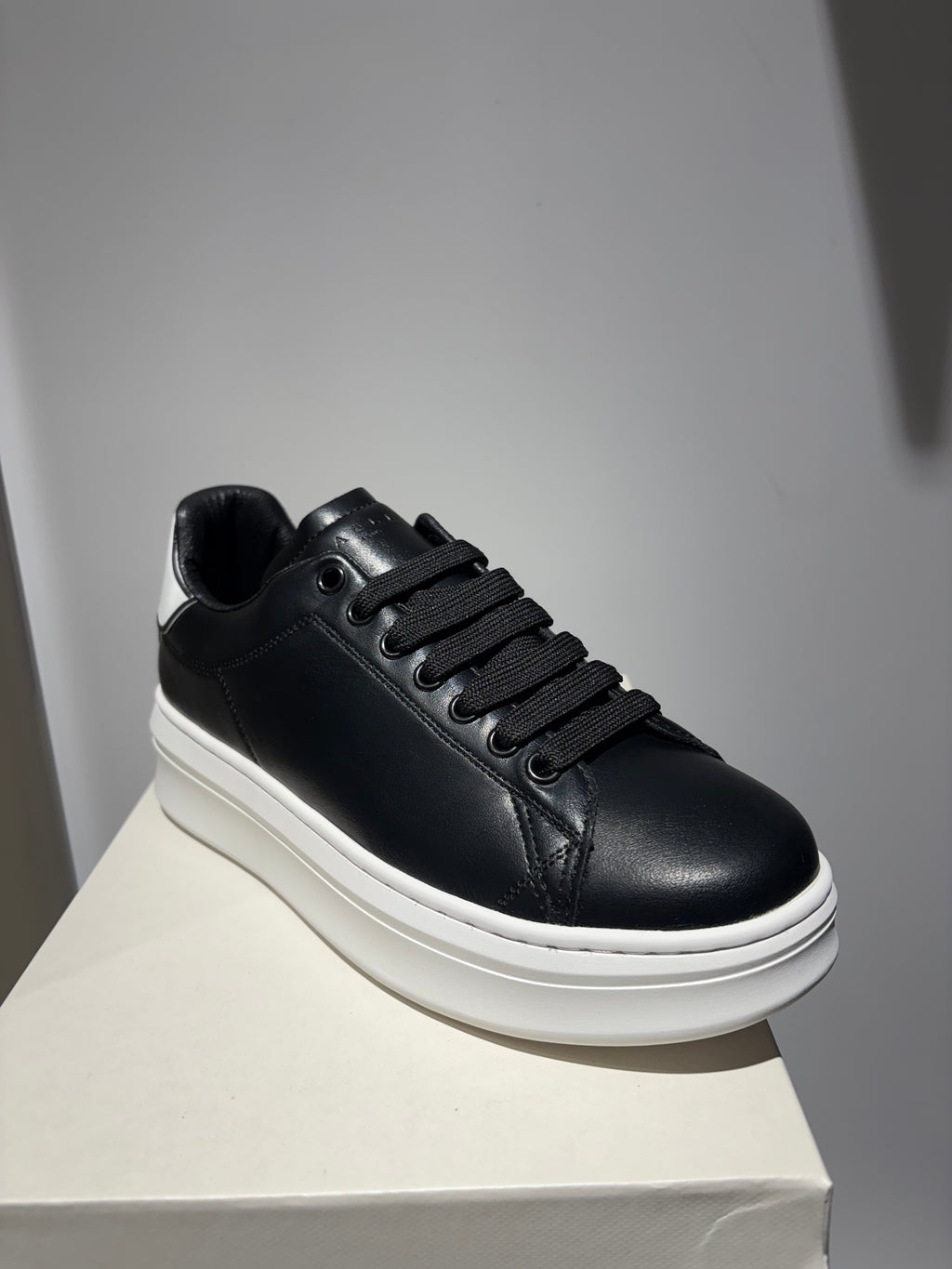 GAELLE SNEAKERS BASIC