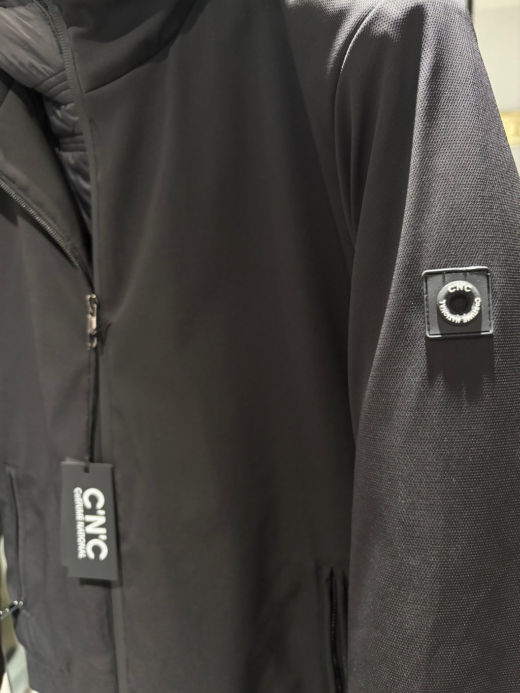 GIUBBINO NERO CNC UOMO CON CAPPUCCIO