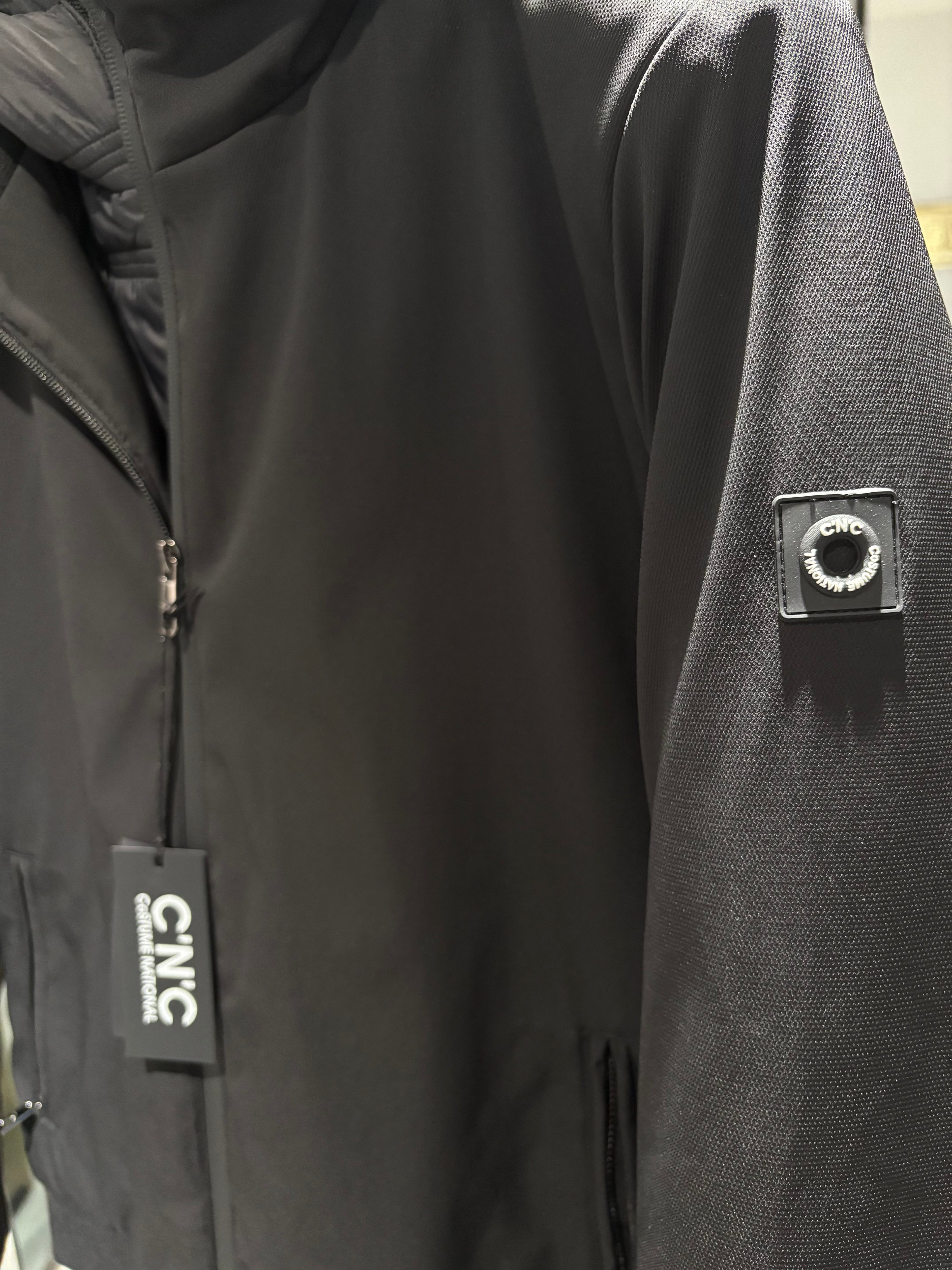 GIUBBINO NERO CNC UOMO CON CAPPUCCIO