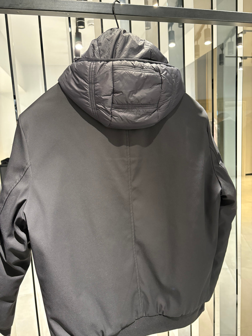 GIUBBINO NERO CNC UOMO CON CAPPUCCIO