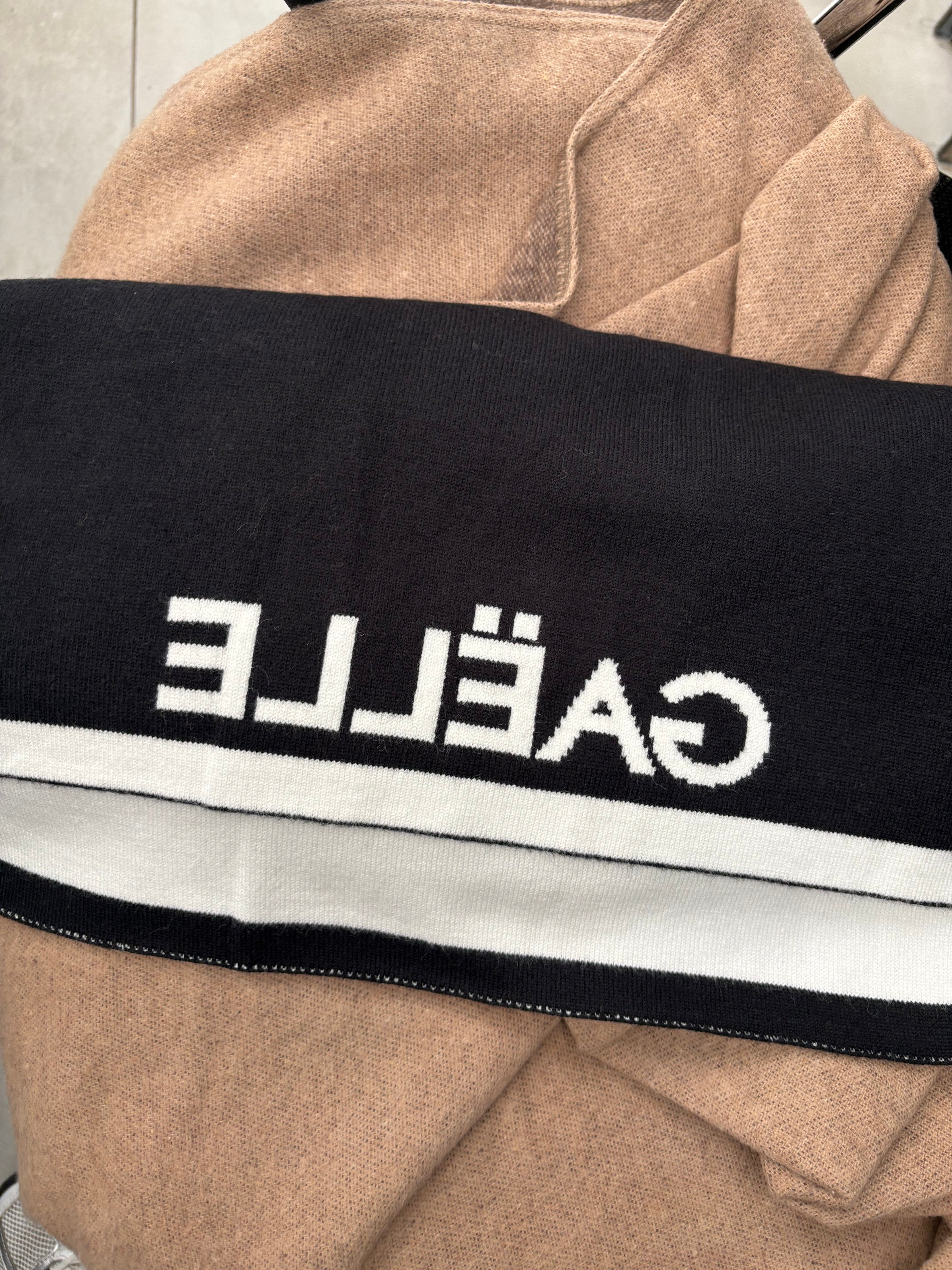 SCIARPA GAELLE NERA/BIANCA